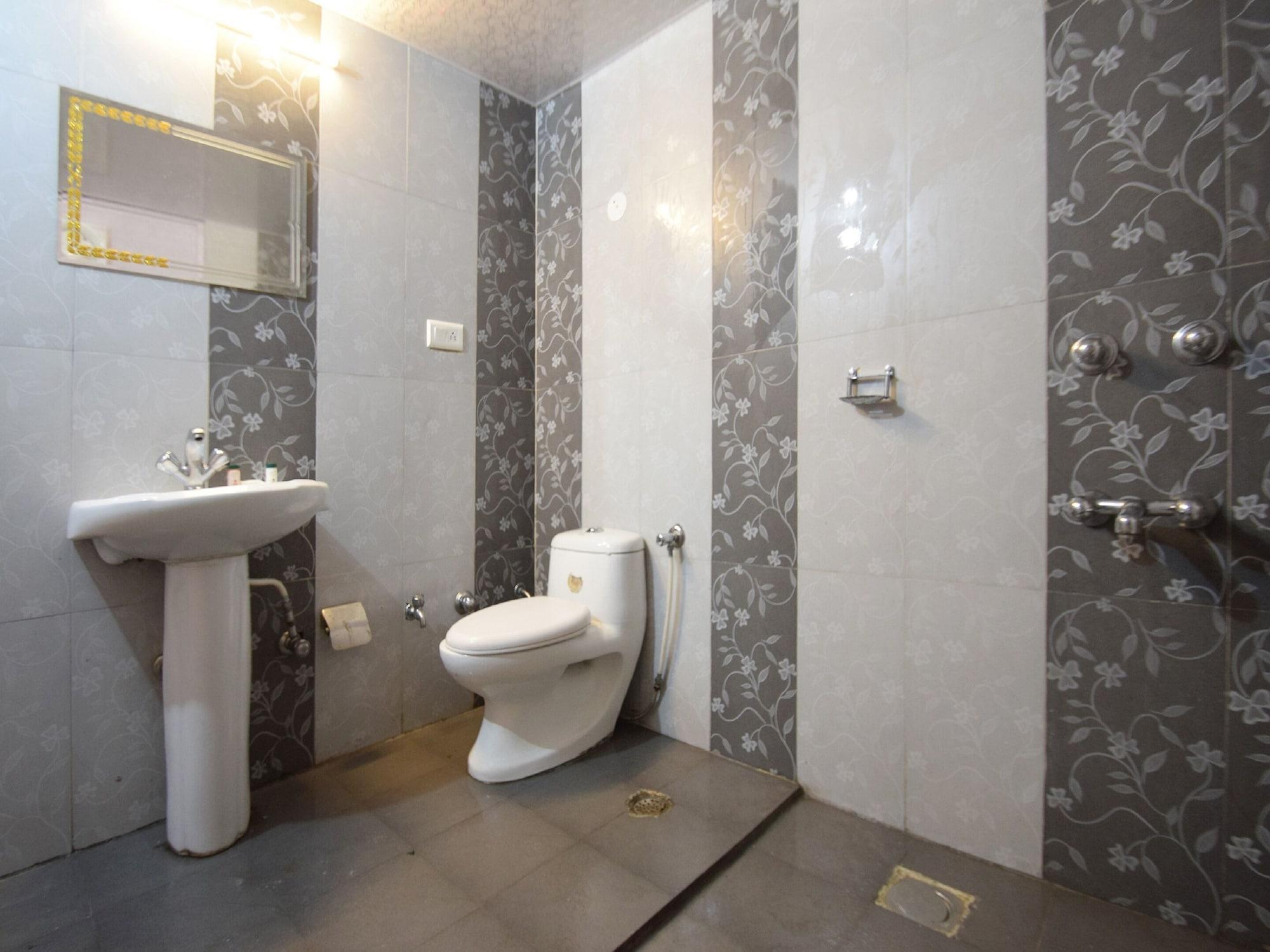 Oyo 29131 Hotel Mn Grand شمس أباد المظهر الخارجي الصورة